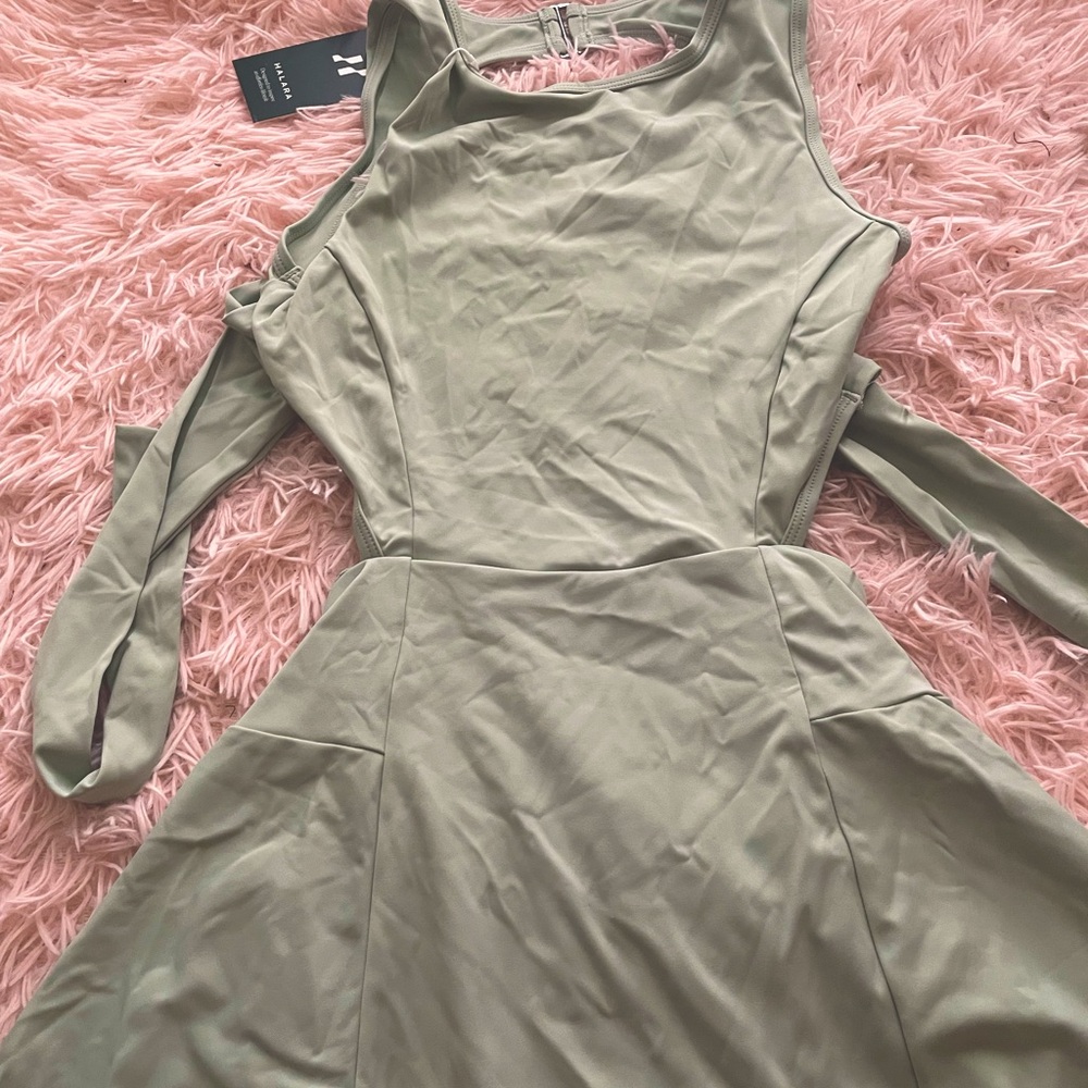 Halara Backless Buckle Tie Back 2-in-1 Pocket
Dance Green Active Dress
